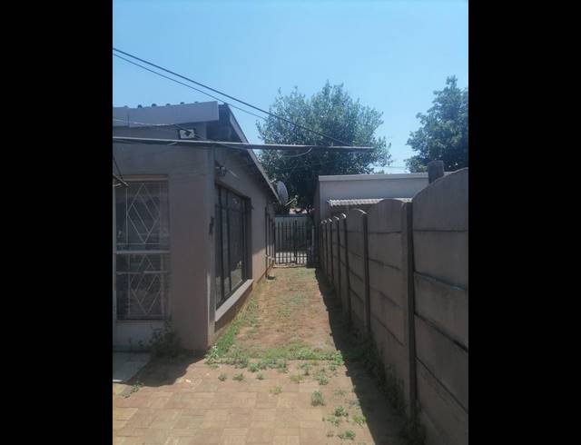 4 BEDROOM HOUSE FOR SALE IN SASOLBURG EXT 12
